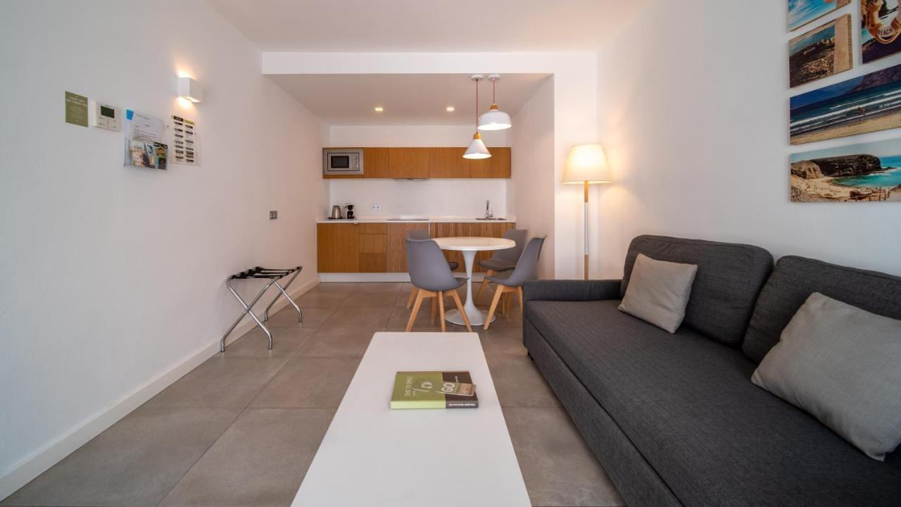 Guinate Club Apartamentos Puerto del Carmen  Bagian luar foto